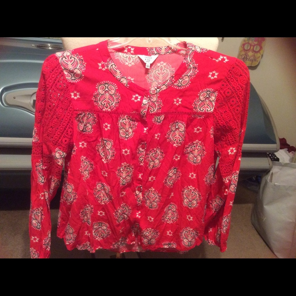 Crown & Ivy petite large top